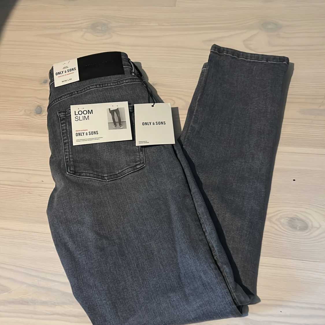 Grå slim fit jeans från Only & Sons