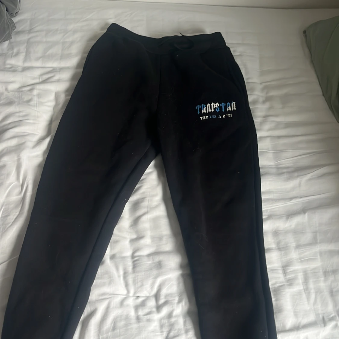 Svarta mjukisbyxor från Trapstar