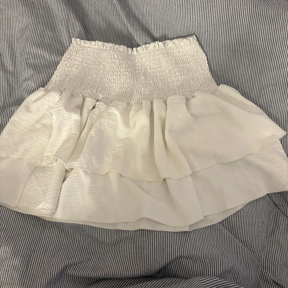 Vit volangkjol från SHEIN 