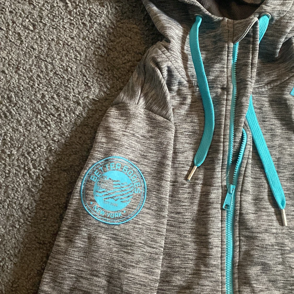 Grå hoodie från Better Bodies - 2