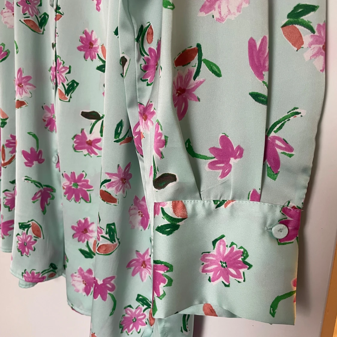 Mintgrön blommig skjorta från Zara - 3