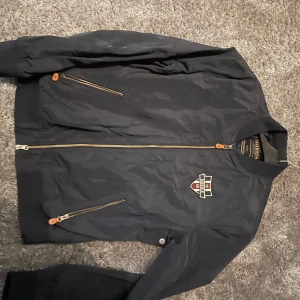 Svart bomberjacka från Morris - Nytt skick!! Pris kan diskuteras! 