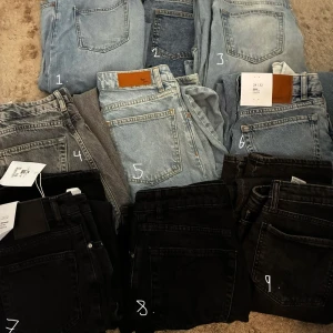 Säljer jeans -  Säljer alla mina baggy jeans . Några är oanvända och resten har jag haft på mig några gånger. Oanvända kostar 50kr Medan de som har använts kostar 30kr. Frakt ingår och tar bara emot Swish tryck ej på köp nu. Om du har flera frågor är det bara att skriva till mig 💕