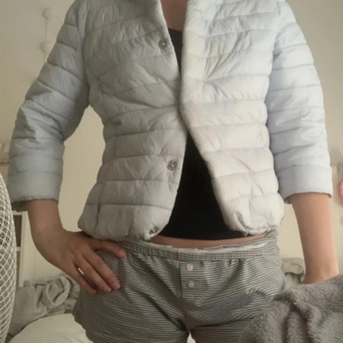 Ljusblå trekvartsärmad jacka