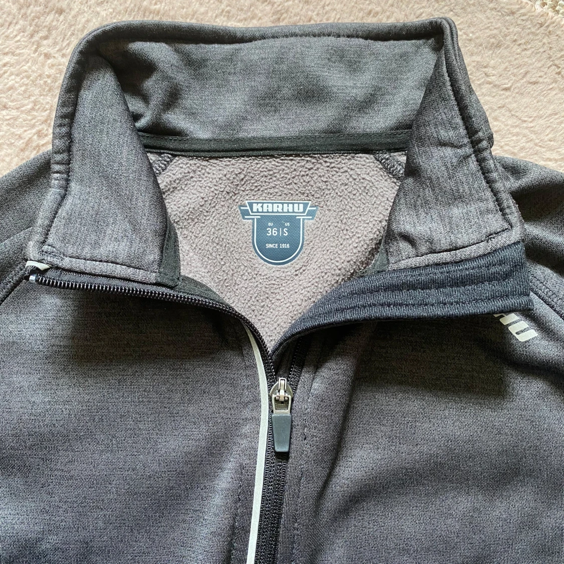 Mörkgrå träningströja - 2