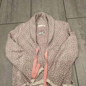 Odd molly kofta - Använd en del men inga defekter, i bra skick! St S