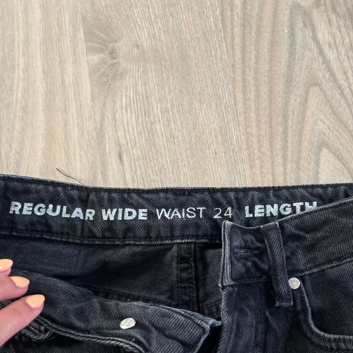 Svarta jeans Bikbok  - 3