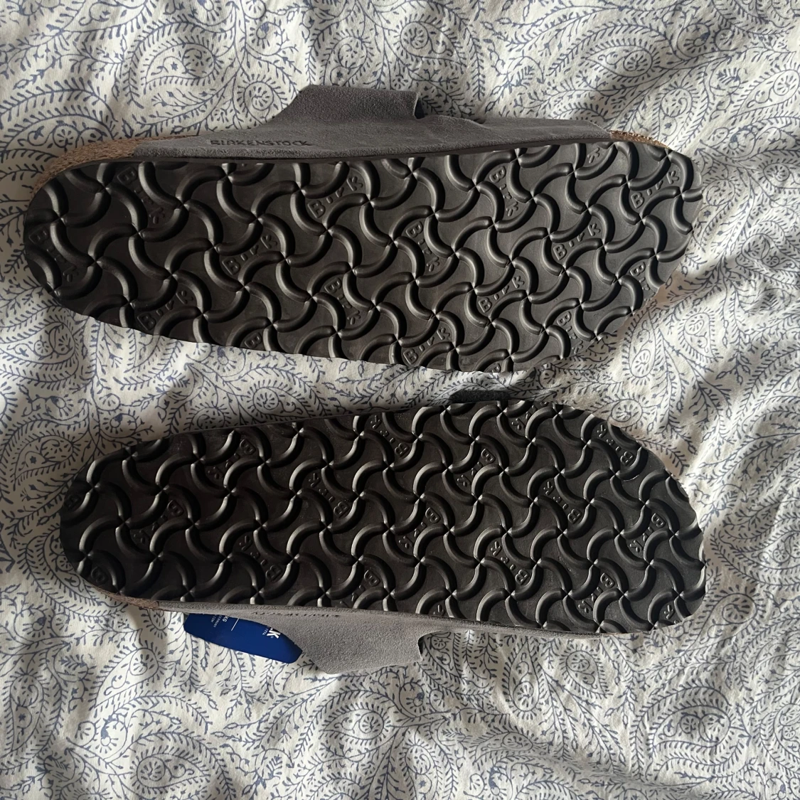 Grå mockasandaler från Birkenstock - 4