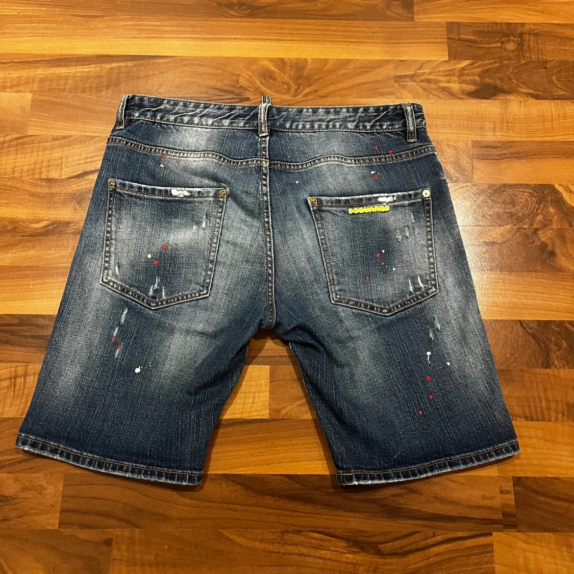 Dsquared2 jeansshorts med färgstänk - 1