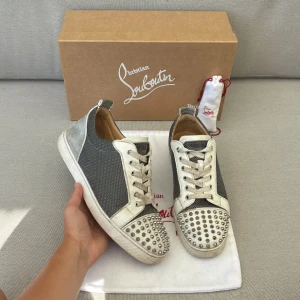 Christian Louboutin  - Feta loubs bra skick