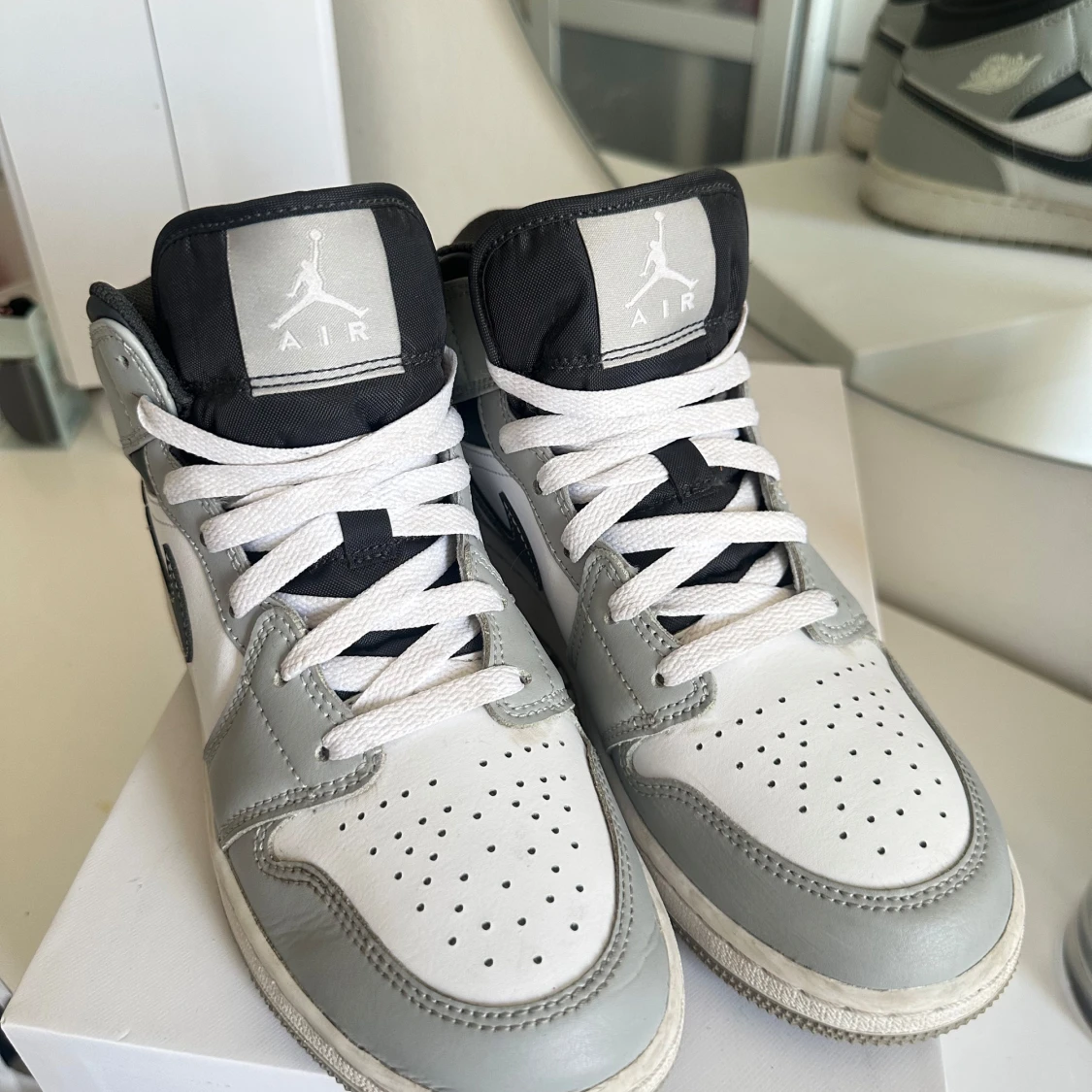 Air Jordan 1 Mid grå/vit - 1