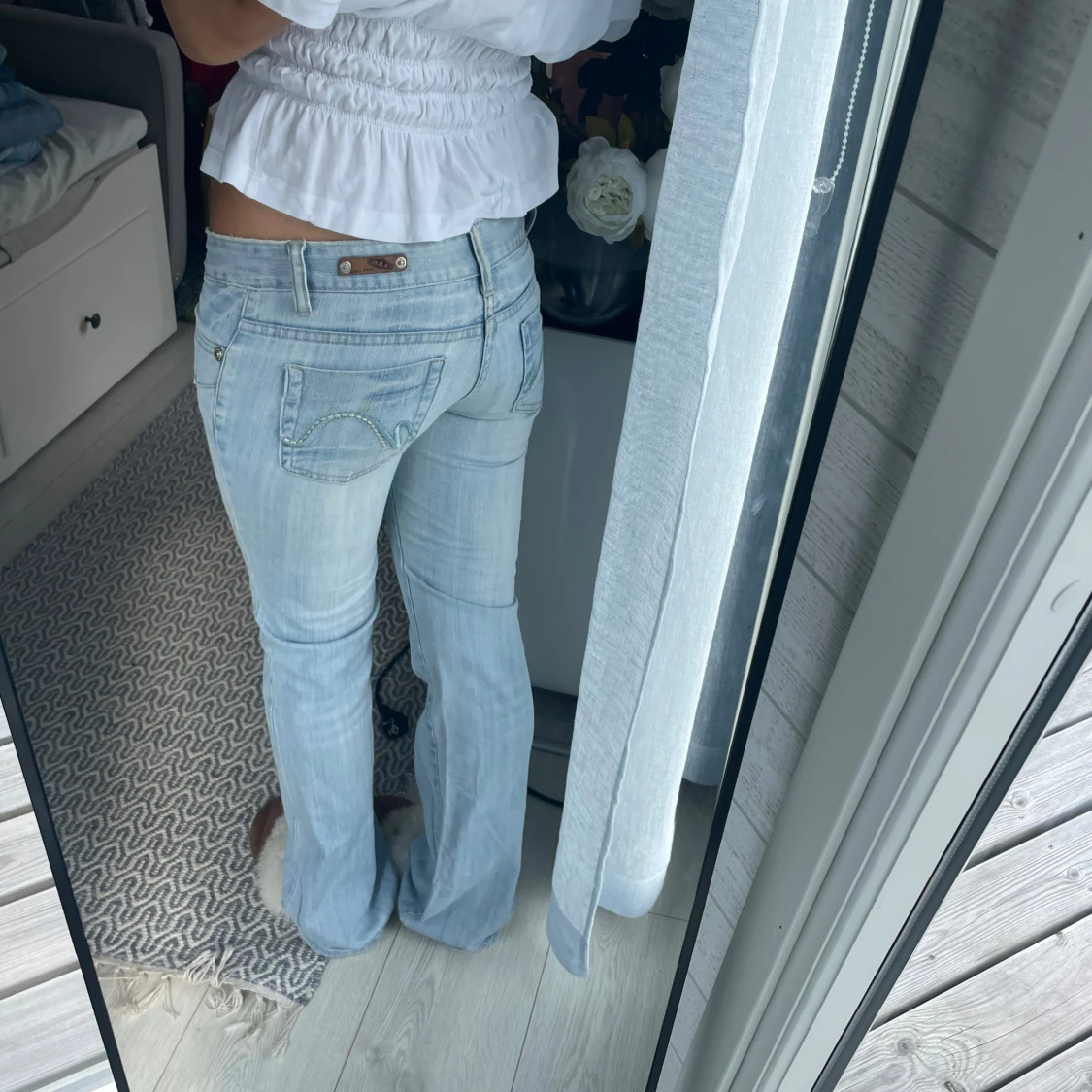 Ljusblå bootcut jeans låg midja - 2