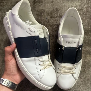 Valentino open  - Riktigt fina valentino, skick 9/10