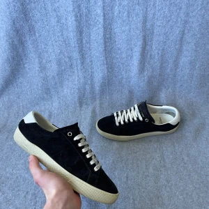 Saint Laurent skor  - Saint Laurent storlek 39,5 men sitter större 