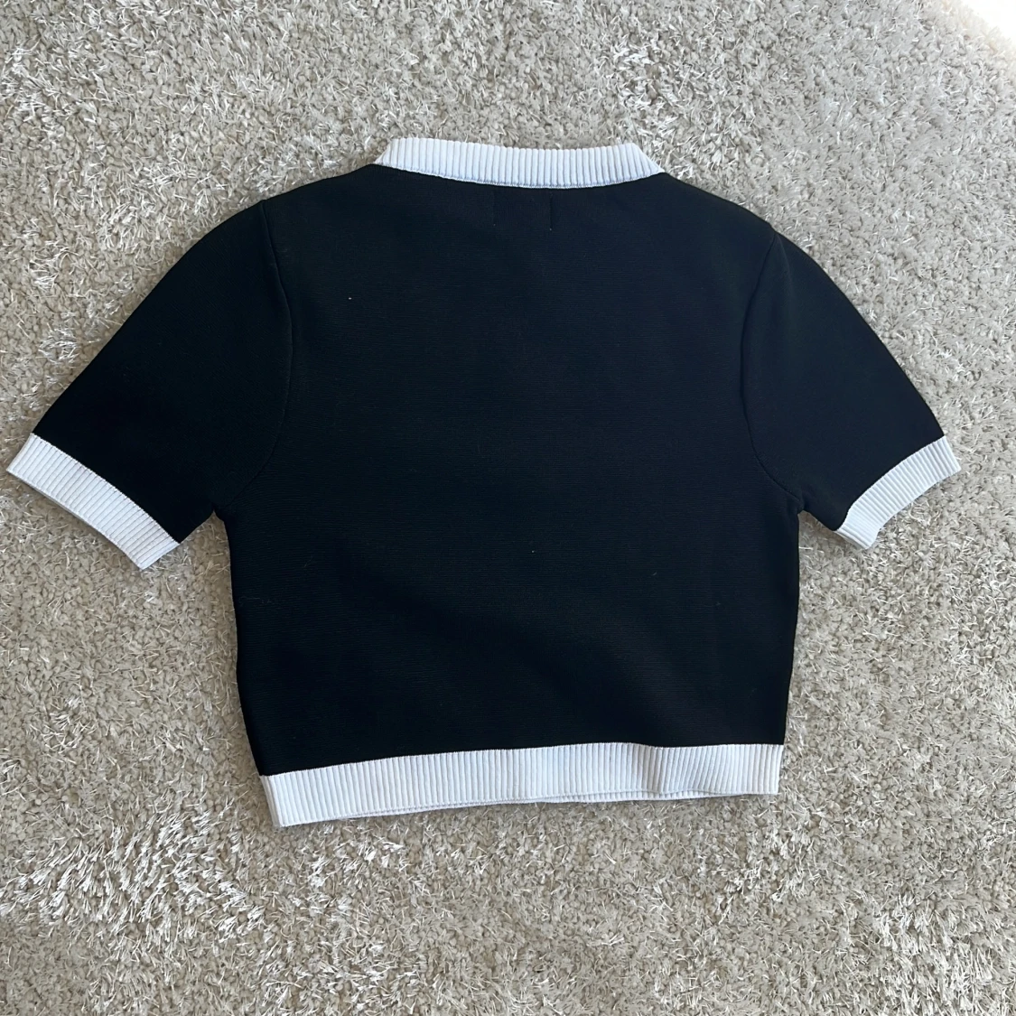 Svartvit kofta med guldknappar H&M XS - 1