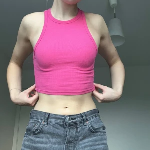 Rosa ribbad croppad linne - Zara - Använd fåtal gånger