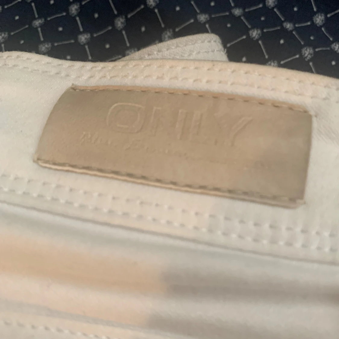 Vita shorts från only - 4