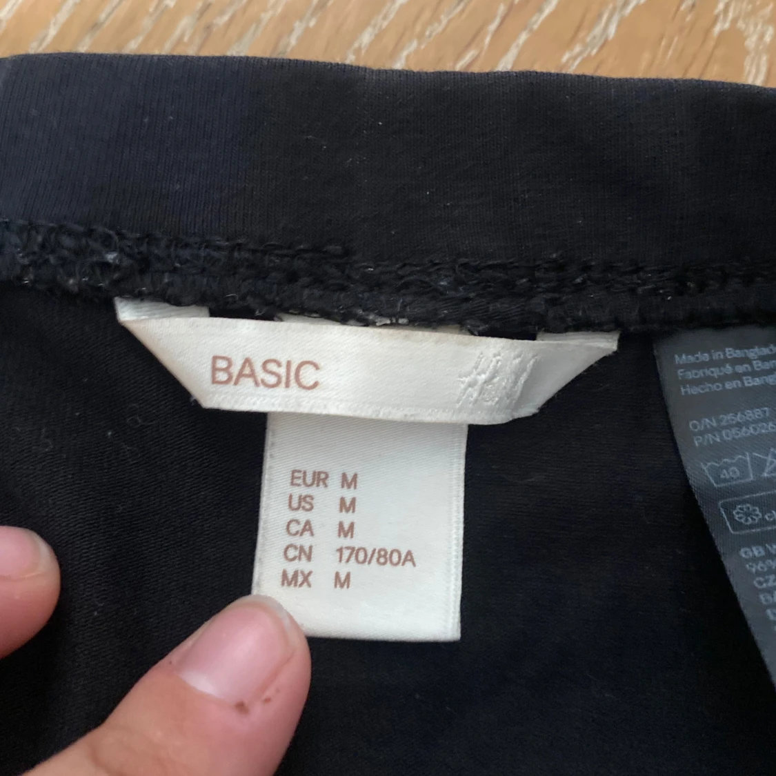 Svart basic kortkjol från H&M - 2