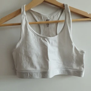 Toppar/tränings top - Kan hämtas upp i Malmö kan köpas tillsammans eller separat 10kr st