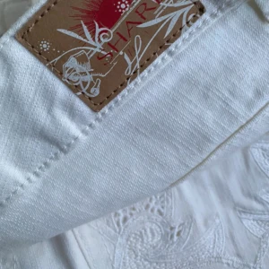Vintage - Jeans med broderade fickor🦋