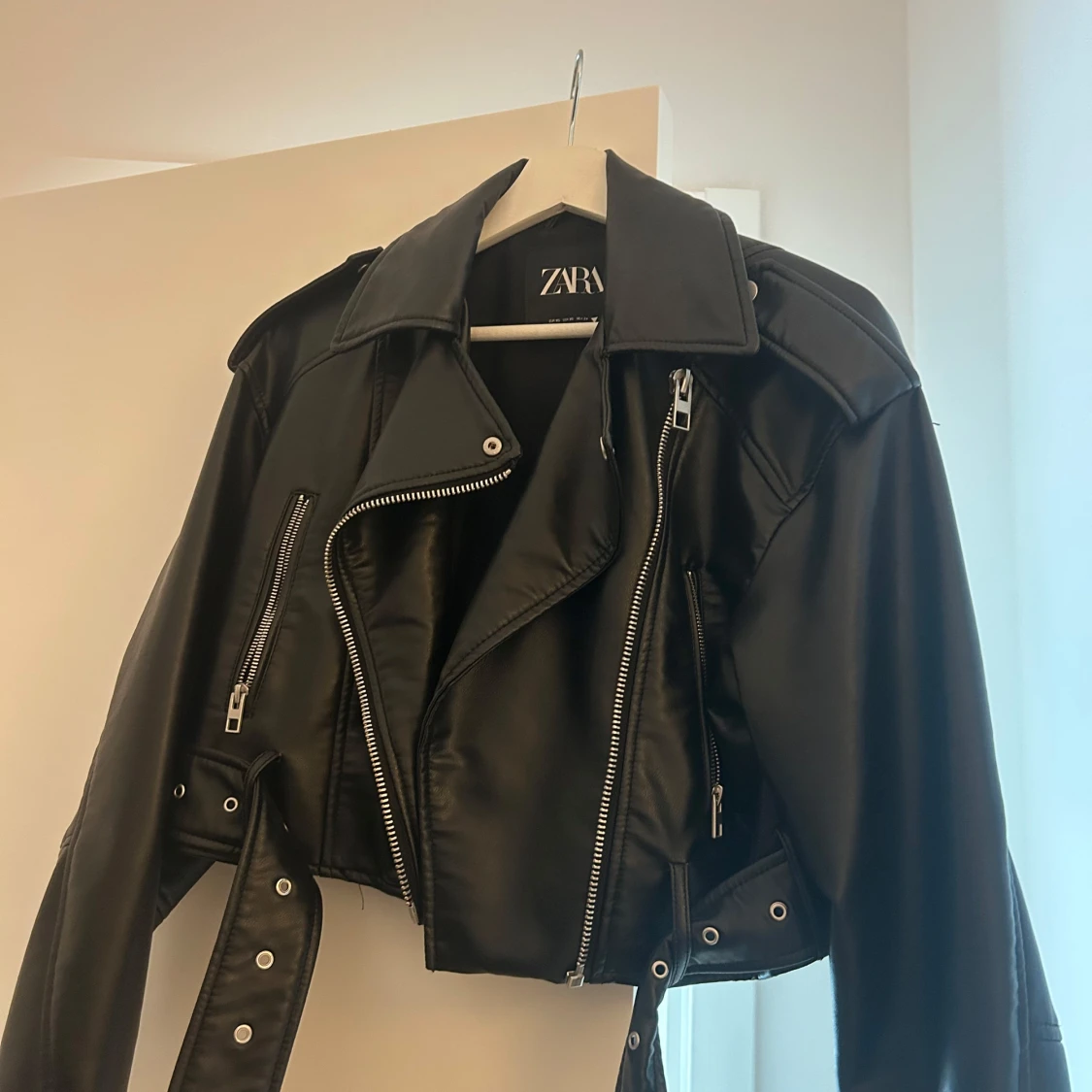 Svart skinnjacka från Zara