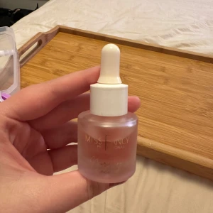 Miss Fancy nagelolja - Nagelolja från Miss Fancy med doft av persika.