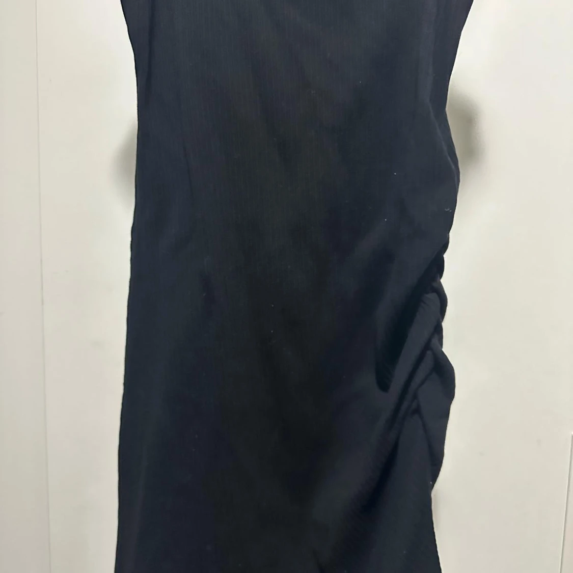 Svart ribbad klänning från SHEIN - 1