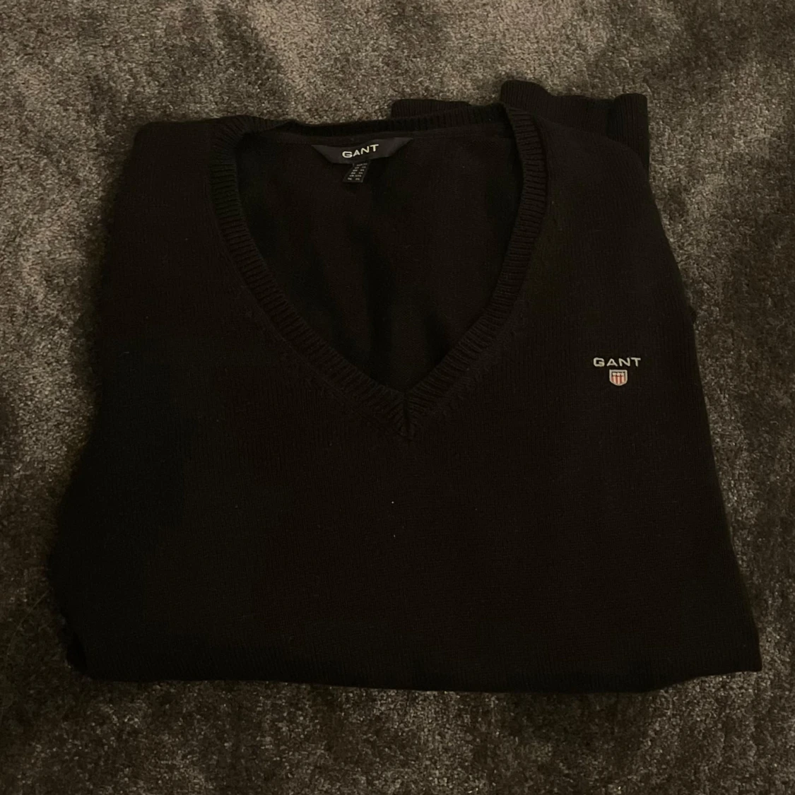 Svart v-ringad tröja från GANT
