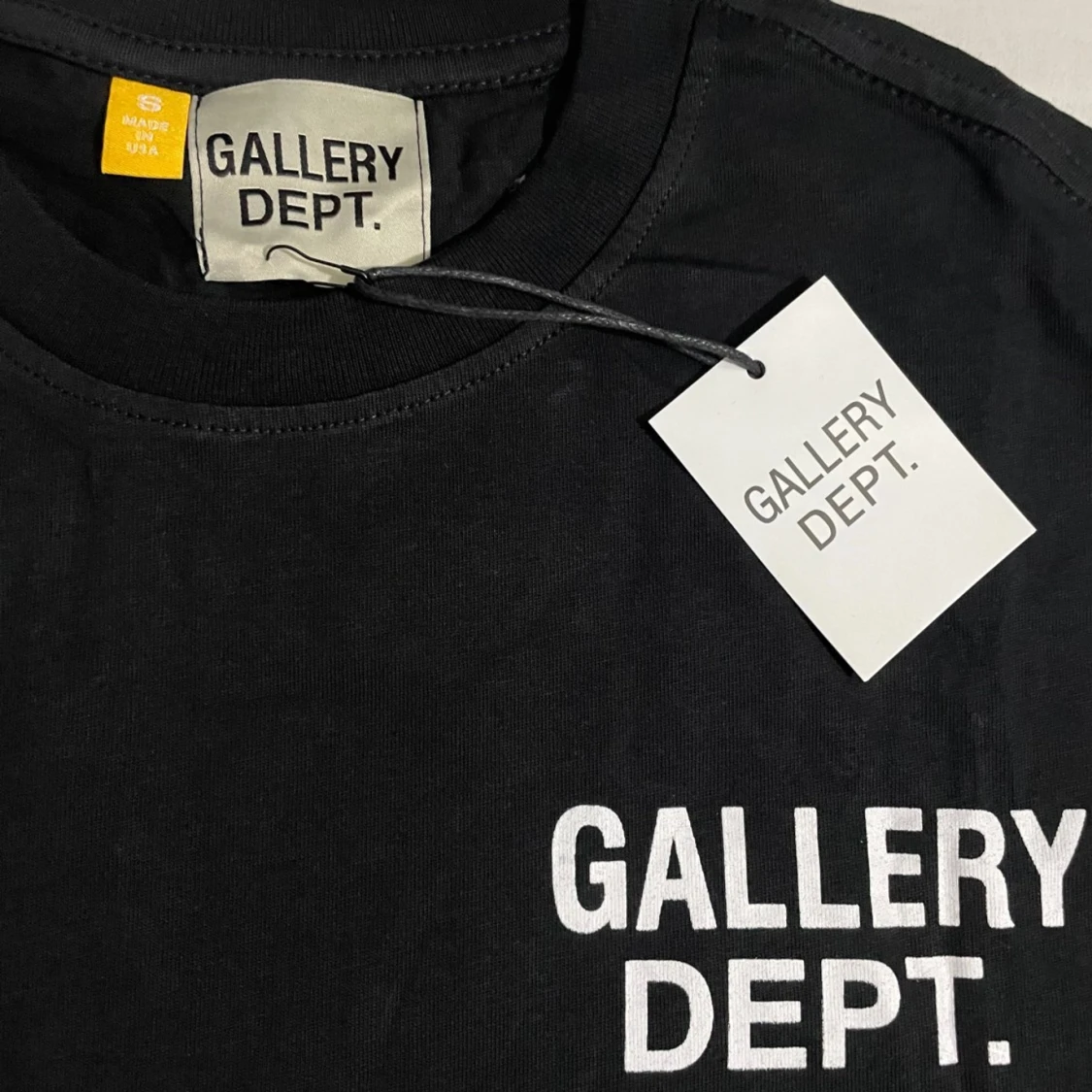 Svart t-shirt Gallery Dept - 2