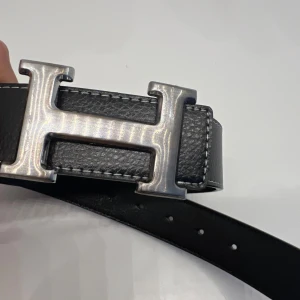 Svart bälte - Skriv om du vill ha mer info eller andra bilder