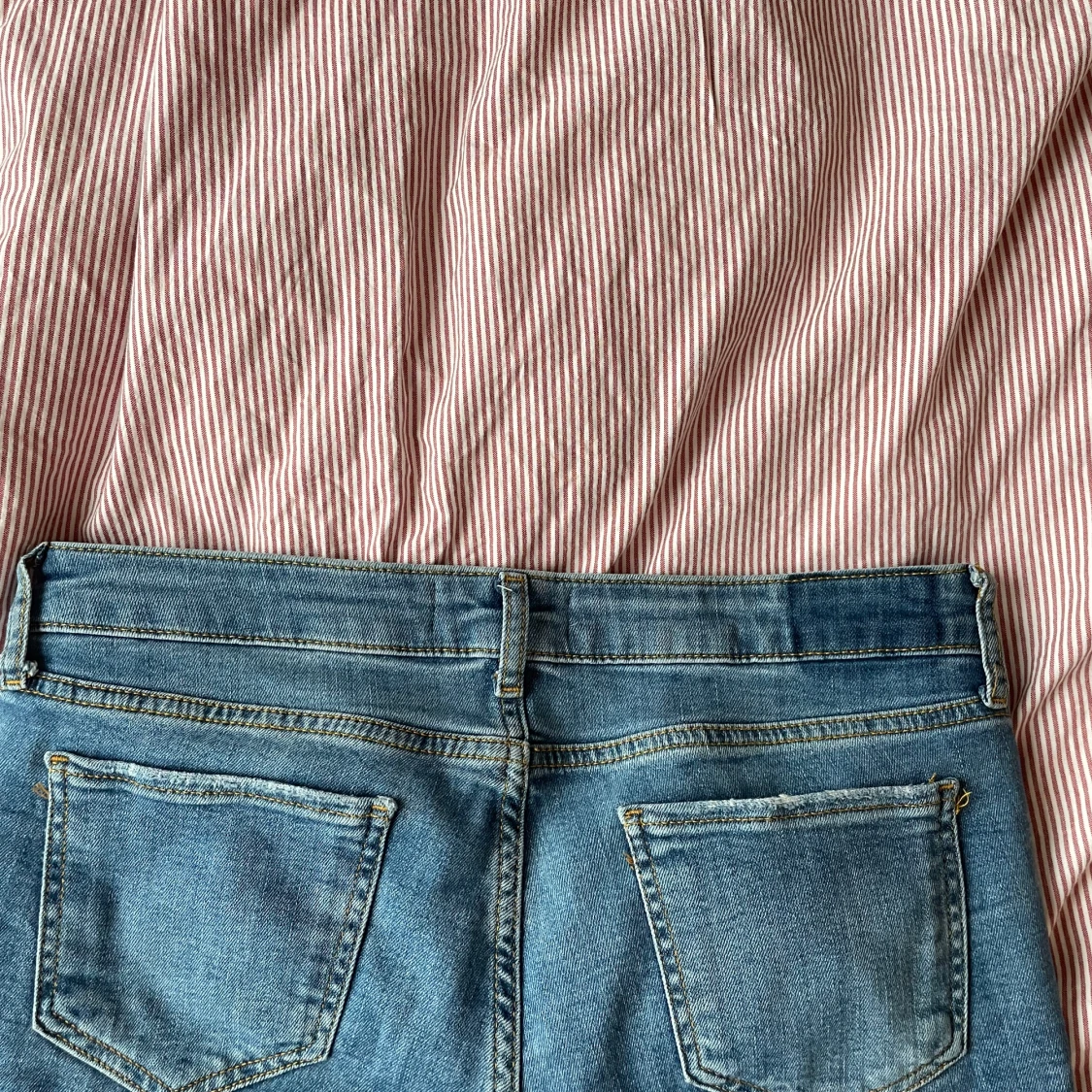 Blå bootcut jeans från Zara - 1