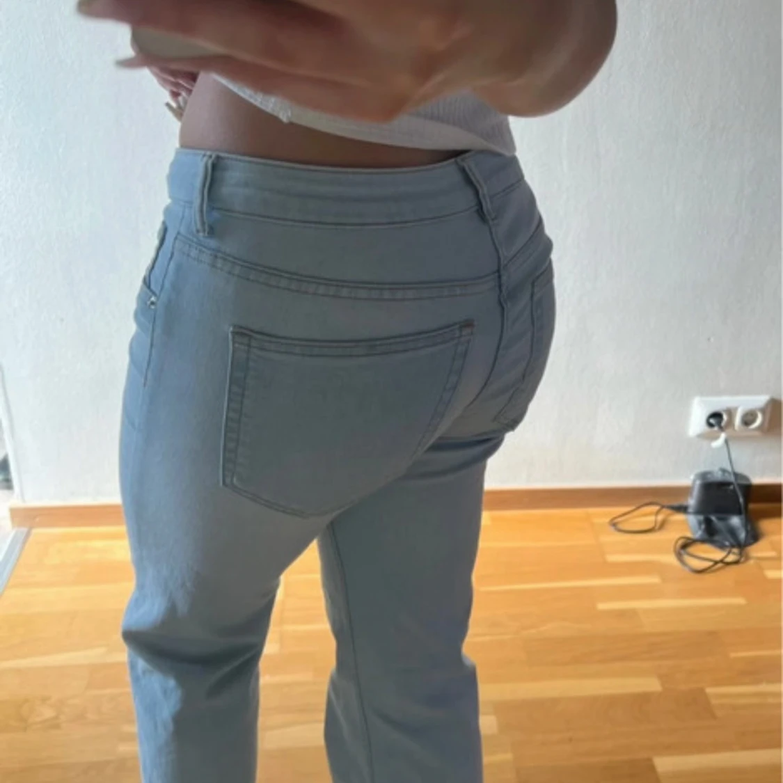 Ljusblå jeans - 1
