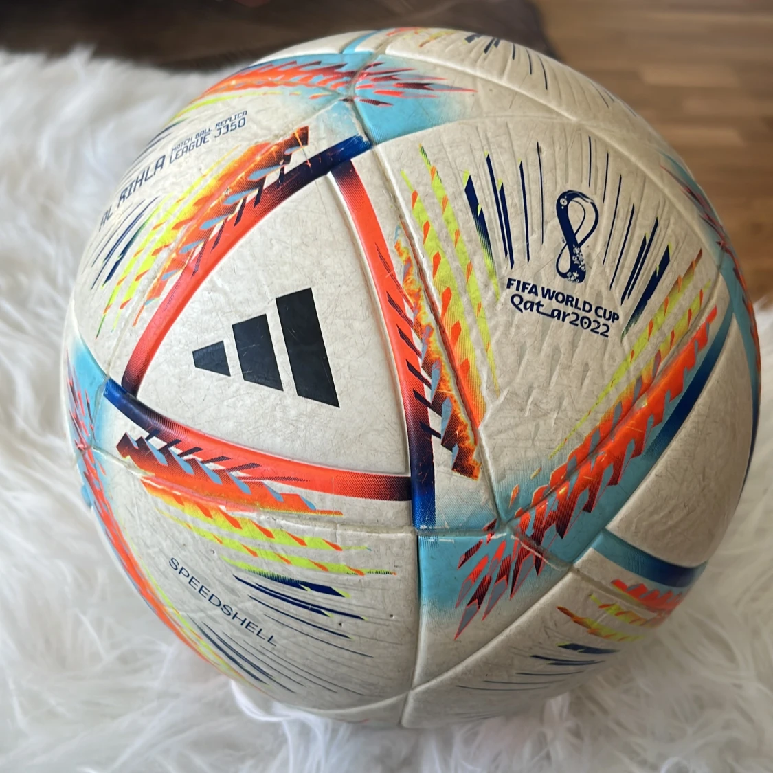 Adidas FIFA World Cup 2022 fotboll