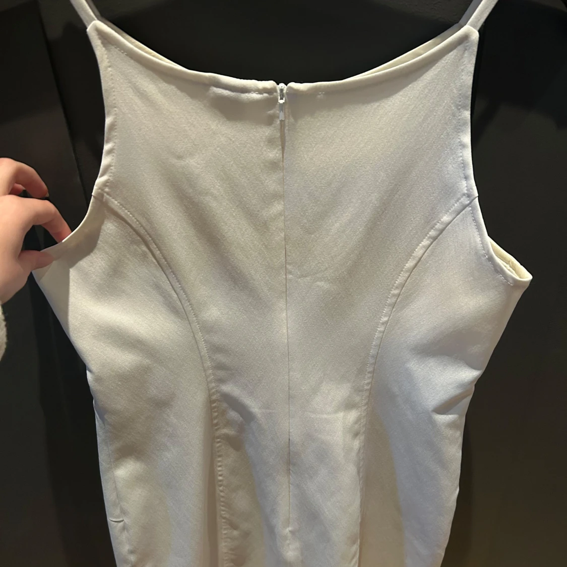 Vit axelbandsklänning från Zoul - 1