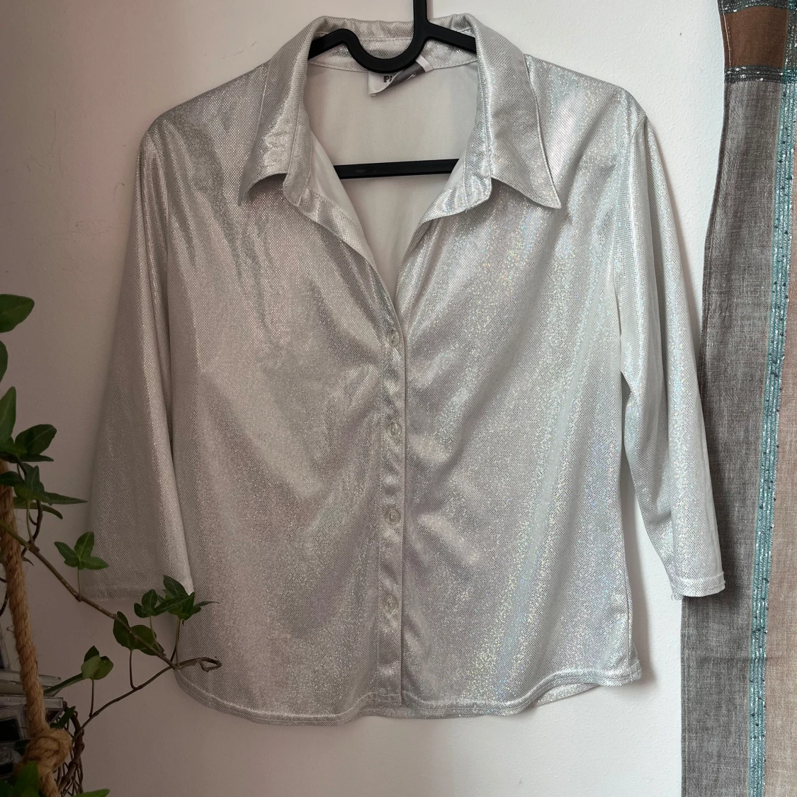 Glittrig silver skjorta med trekvartsärm - 3