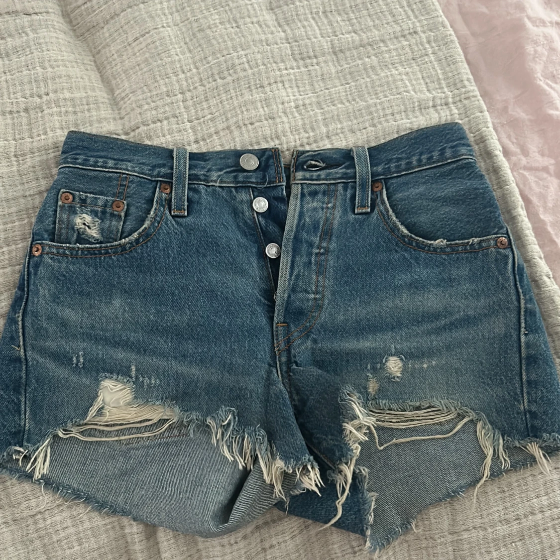 Blå jeansshorts från Levi's 501