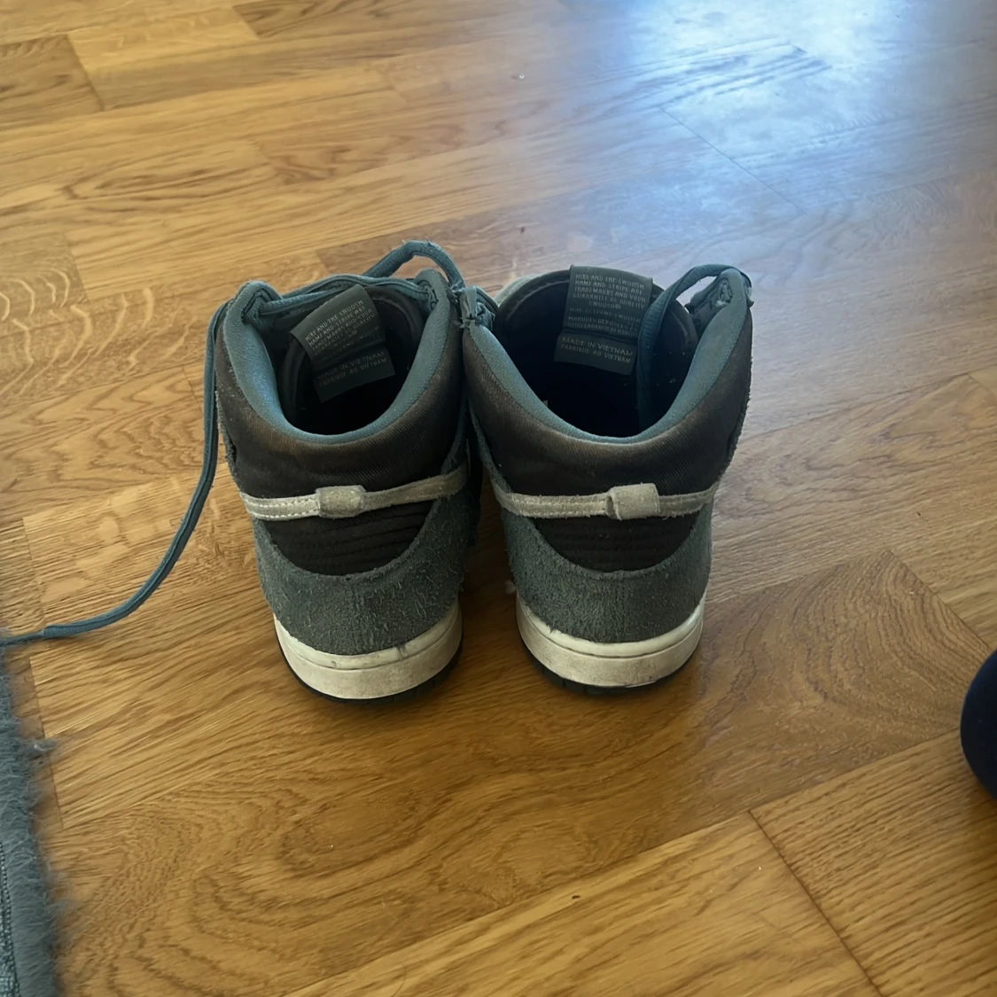 Nike SB Dunk High sneakers i blå grön mocka  - 1