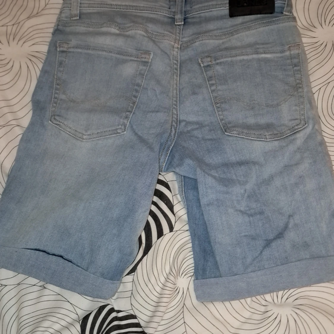 Ljusblå jeansshorts från Jack & Jones - 1