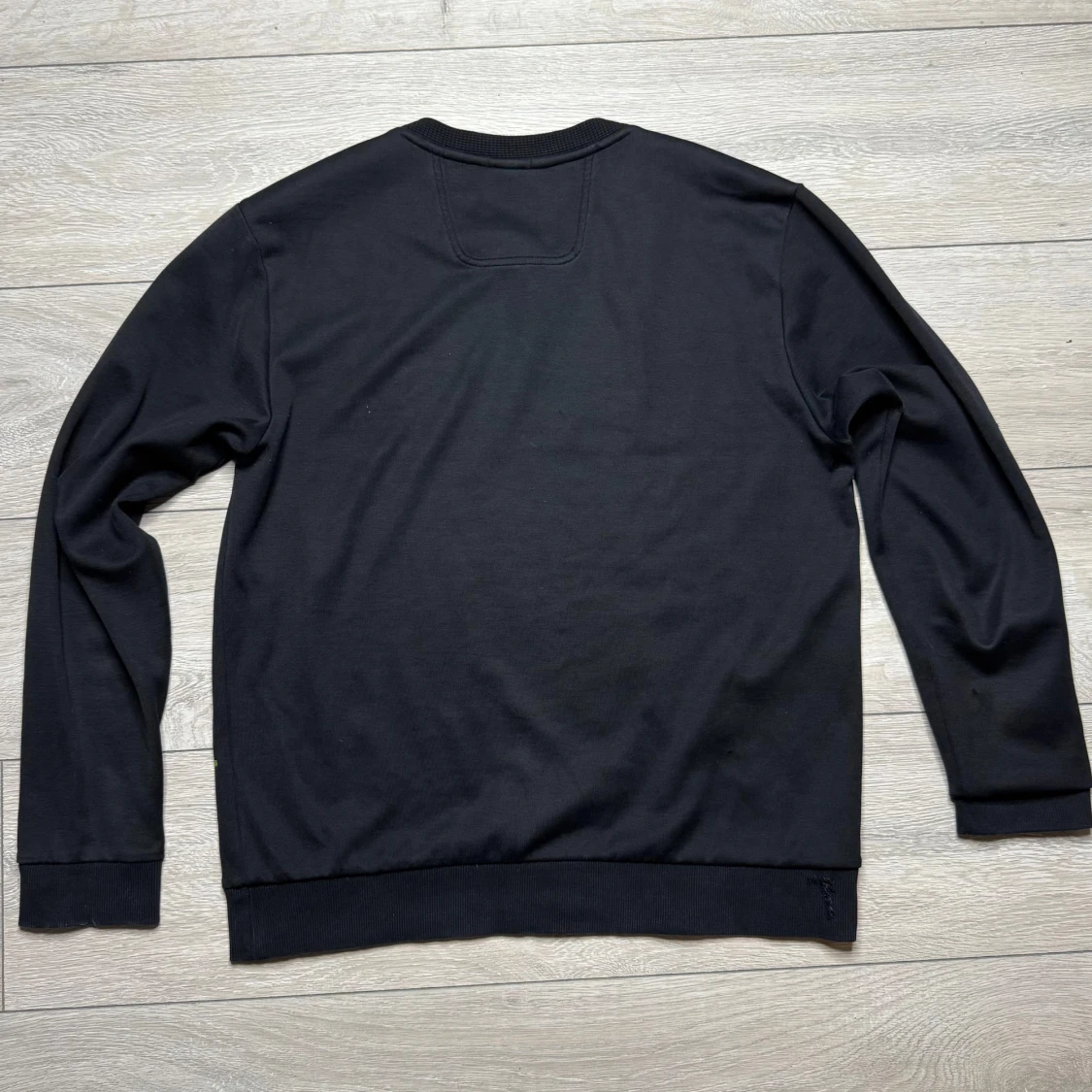 Svart sweatshirt från Hugo Boss - 2