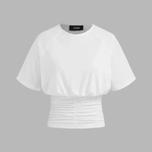 Vit croppad topp från Cider - Säljer en vit croppad topp från Cider med korta ärmar och rynkad midja. Toppen har en enkel och stilren design som passar perfekt till sommaren. Skriv för fler bilder så fixar jag💞