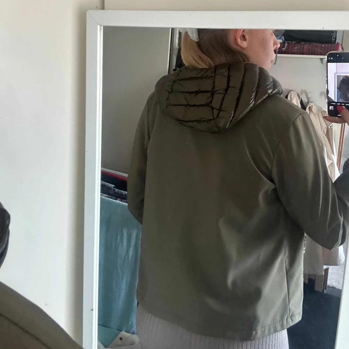 Olivgrön regnjacka från JOTT - 3