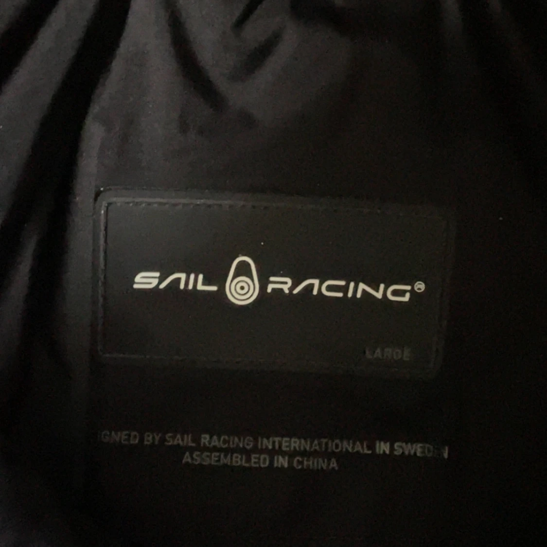 Svart dunjacka från Sail Racing - 3