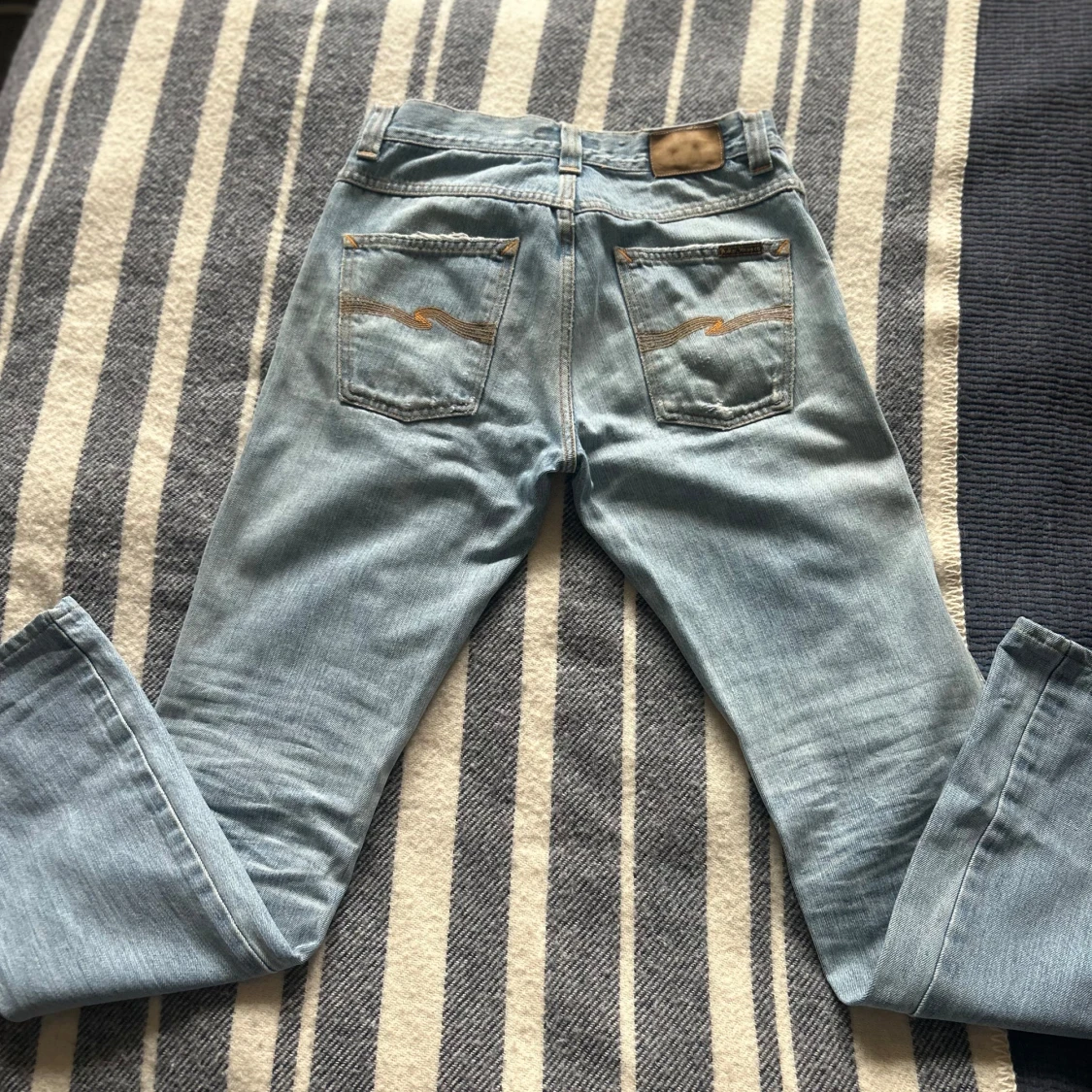 Ljusblå raka jeans från Nudie Jeans - 1