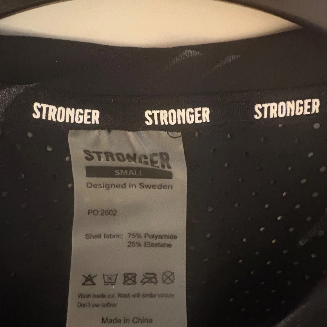 Svart långärmad träningströja - 2