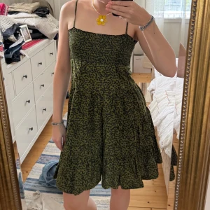 Klänning - Söt klänning i strl 36💕💕