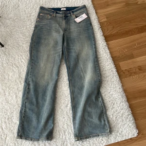 Jeans från Nelly - Endast testade jeans från Nelly. Nypris är 600kr