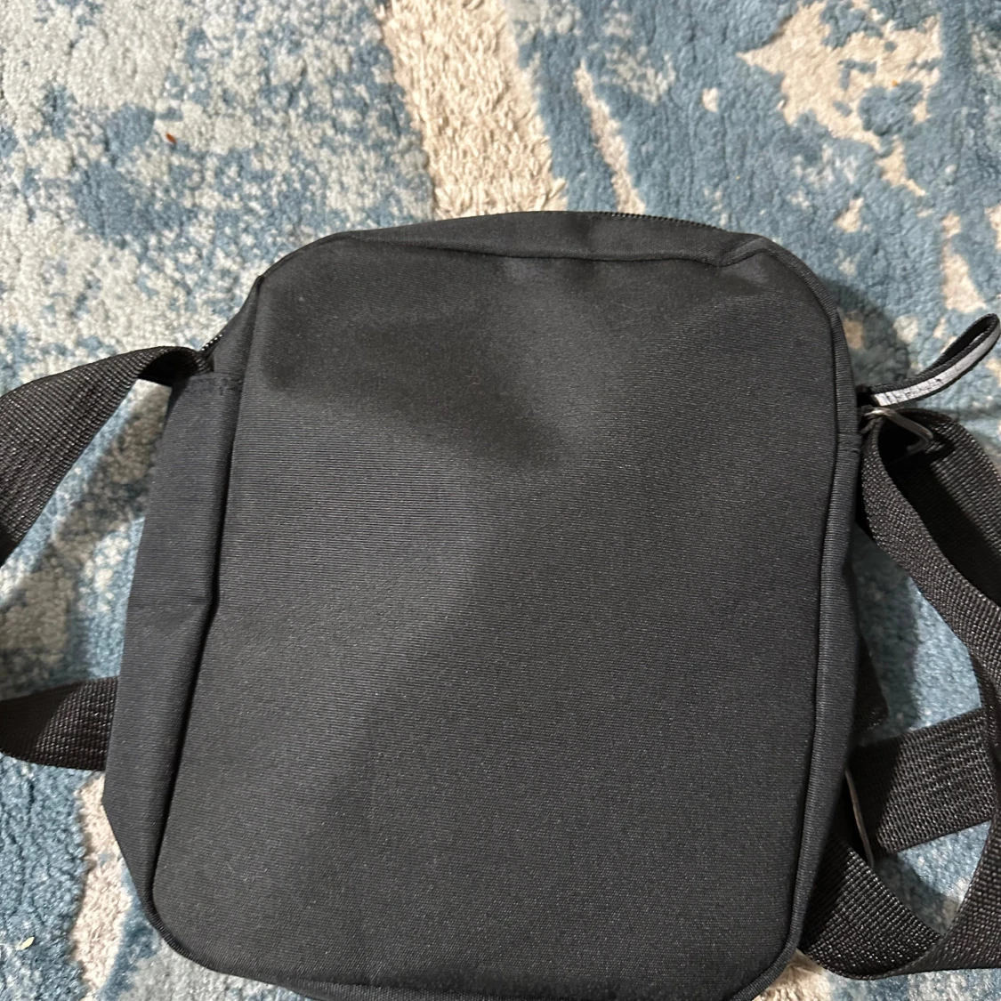 Svart axelväska från Jiudianli - 1