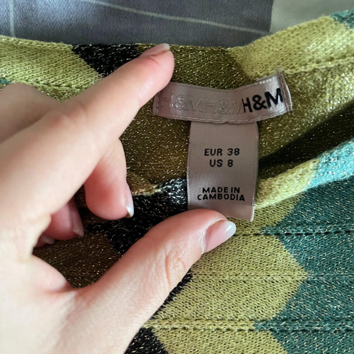 Glittrig zigzag linnetopp i grönt och blått - 4