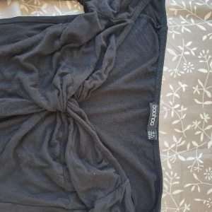 Bodysuit  - Svart bodysuit från bohoo