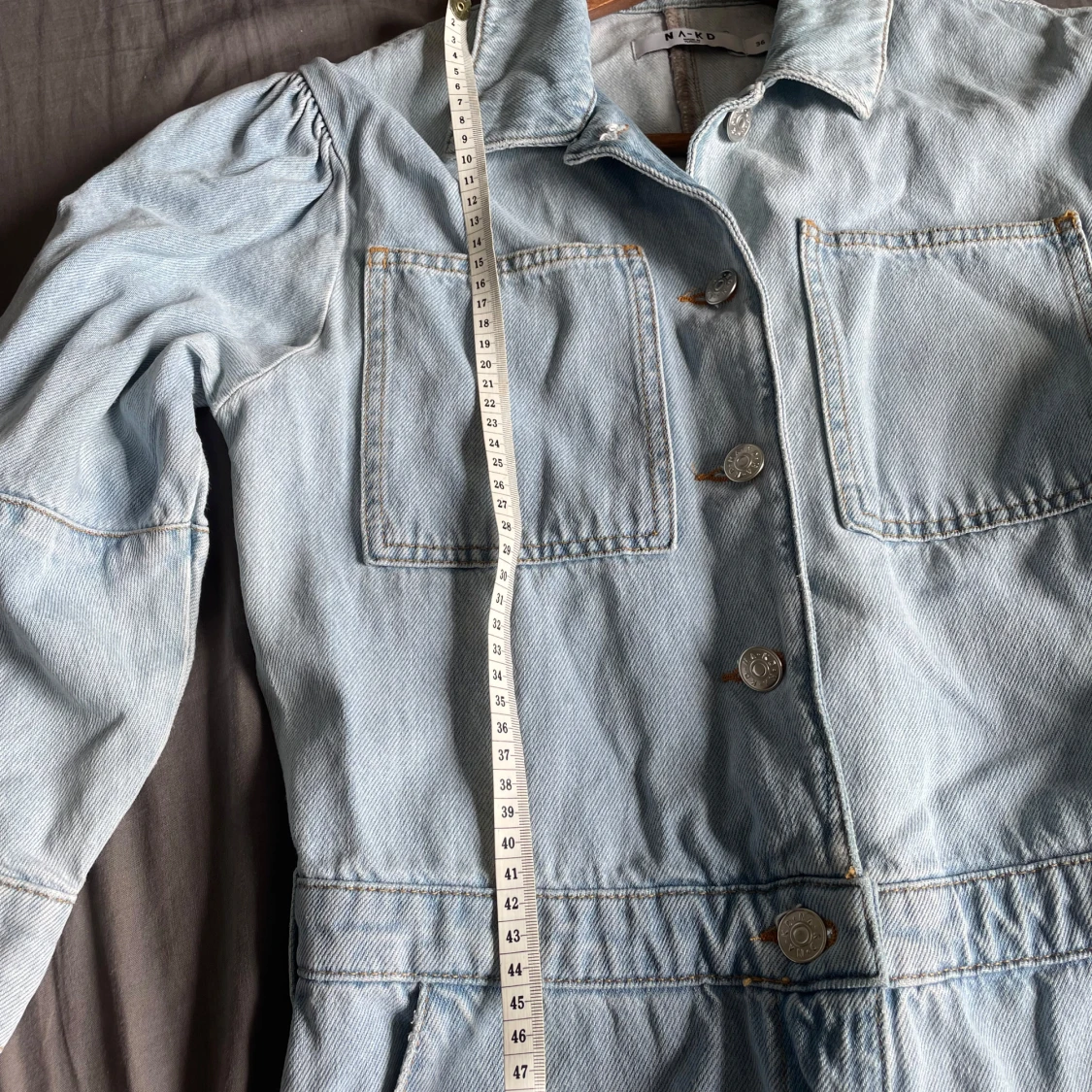 Ljusblå jeansjumpsuit från NA-KD - 3